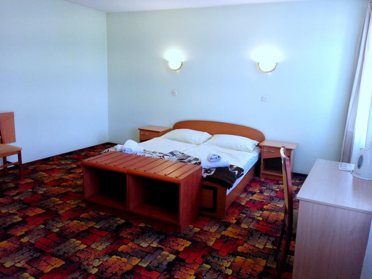 Bristol Economy Bed & Breakfast Bytom Dış mekan fotoğraf
